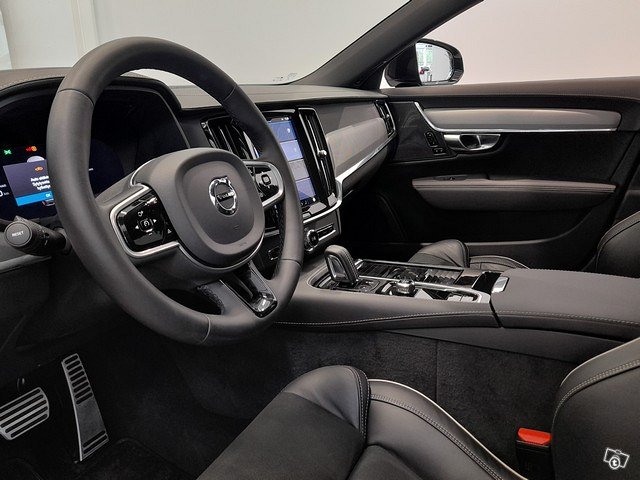 VOLVO V90 14