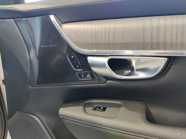 VOLVO V90 15