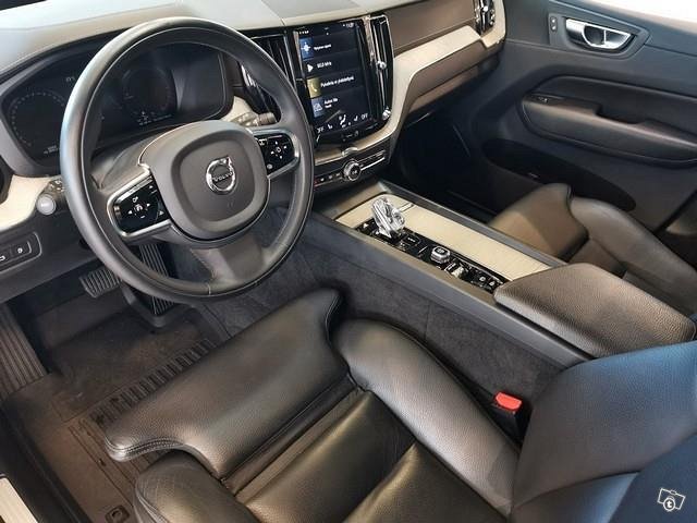 VOLVO XC60 5