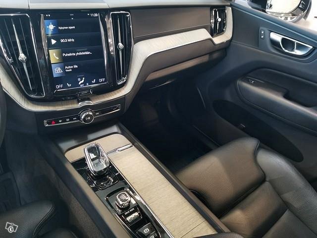 VOLVO XC60 17