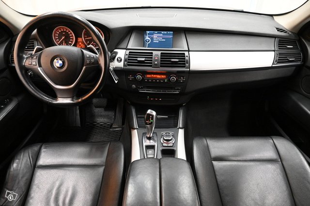 BMW X6 13