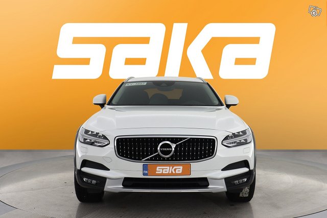 Volvo V90 Cross Country 2