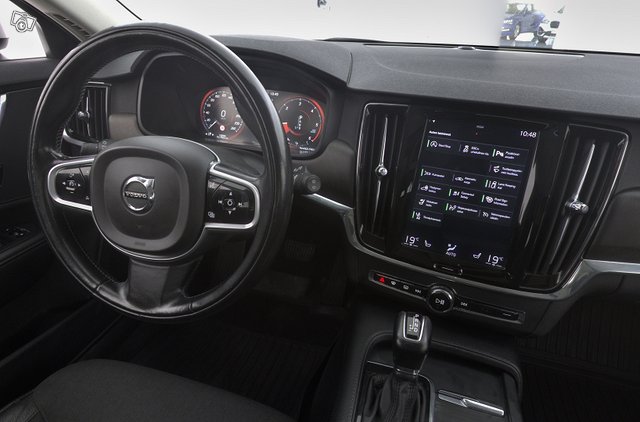 Volvo V90 Cross Country 9