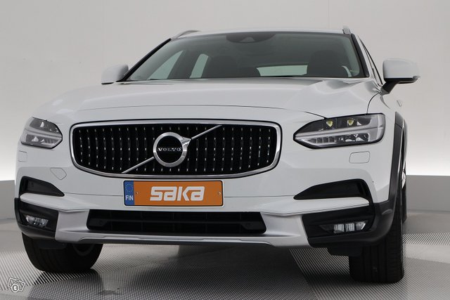 Volvo V90 Cross Country 11