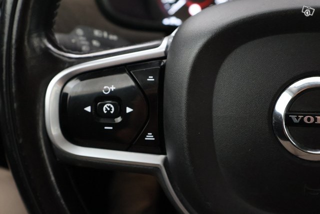 Volvo V90 Cross Country 17