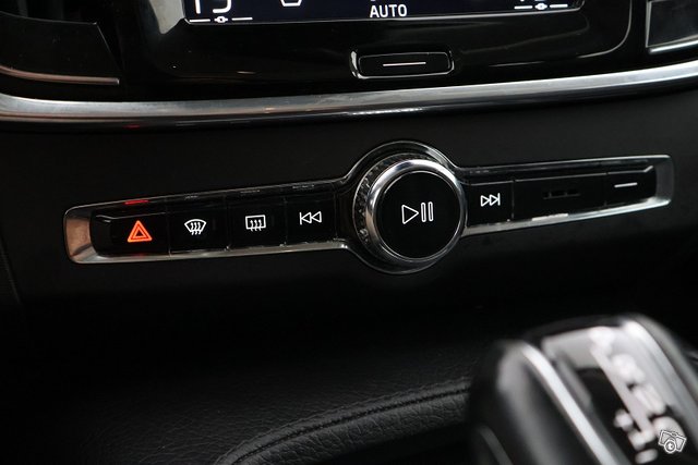 Volvo V90 Cross Country 24