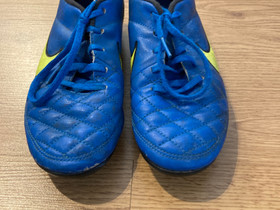 Jalkapallo nappikset Nike koko 35, Jalkapallo, Urheilu ja ulkoilu, Kankaanpää, Tori.fi Jalkapallo nappikset Nike koko 35, Jalkapallo, Urheilu ja ulkoilu, Kankaanpää, Tori.fi