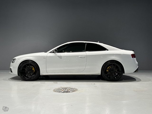Audi A5 4