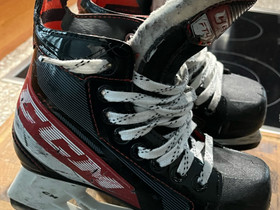 Ccm jetspeed ft4 luistimet koko 32, Jääkiekko ja luistelu, Urheilu ja ulkoilu, Hämeenlinna, Tori.fi Ccm jetspeed ft4 luistimet koko 32, Jääkiekko ja luistelu, Urheilu ja ulkoilu, Hämeenlinna, Tori.fi