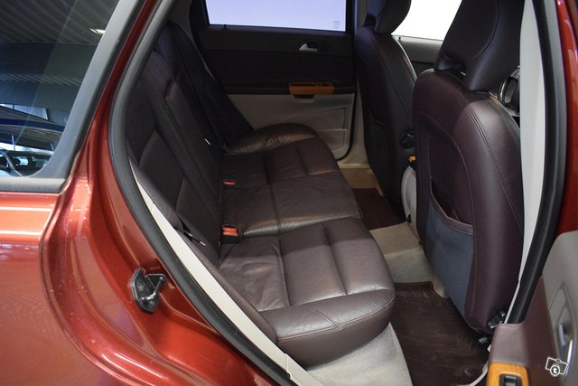 Volvo V50 16