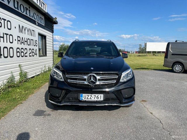 Mercedes-Benz GLE 9