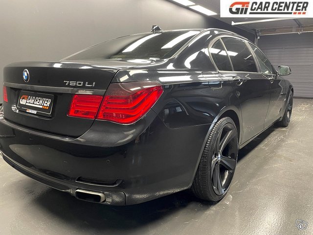 BMW 750 5