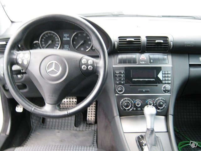 Mercedes-Benz C-sarja 9
