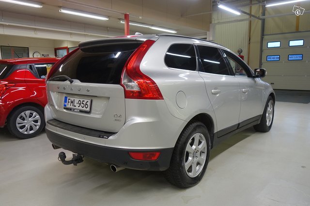 Volvo XC60 4