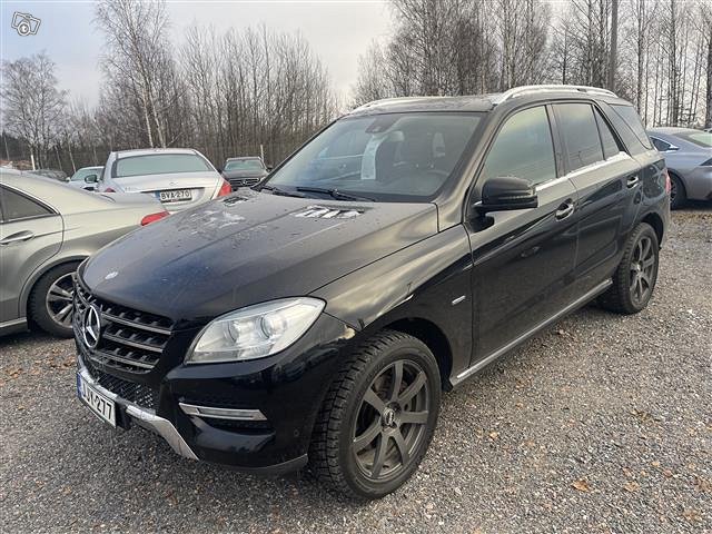 Mercedes-Benz ML, kuva 1