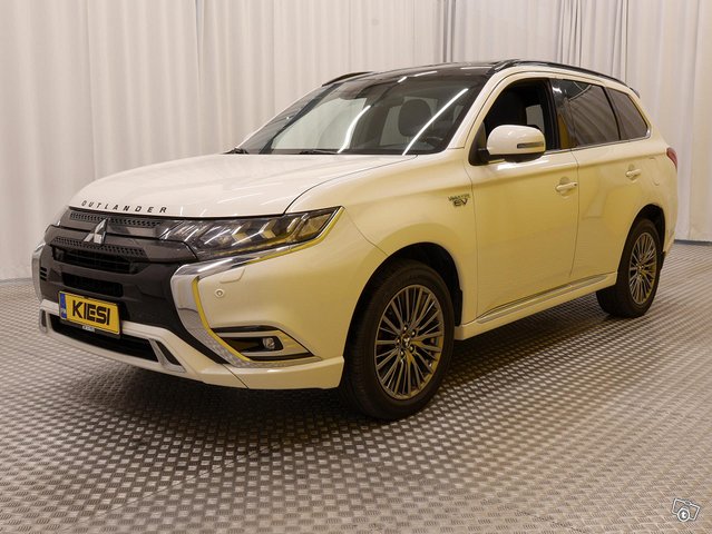 Mitsubishi Outlander PHEV 7