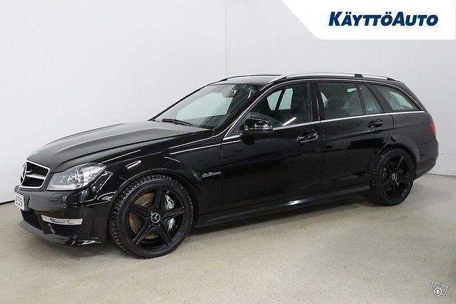MERCEDES-BENZ C 63 AMG 3