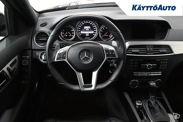 MERCEDES-BENZ C 63 AMG 10