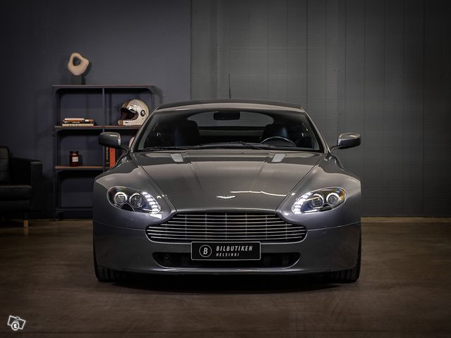 Aston Martin Vantage 4