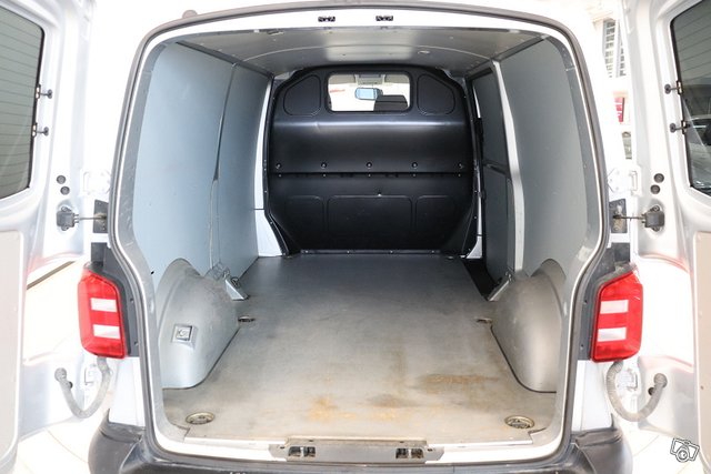 VOLKSWAGEN TRANSPORTER 11