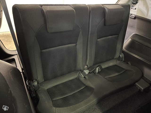 Nissan Qashqai+2 18