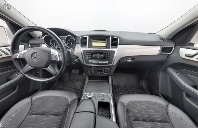 MERCEDES-BENZ ML 10