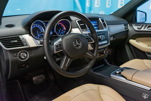 Mercedes-Benz ML 9