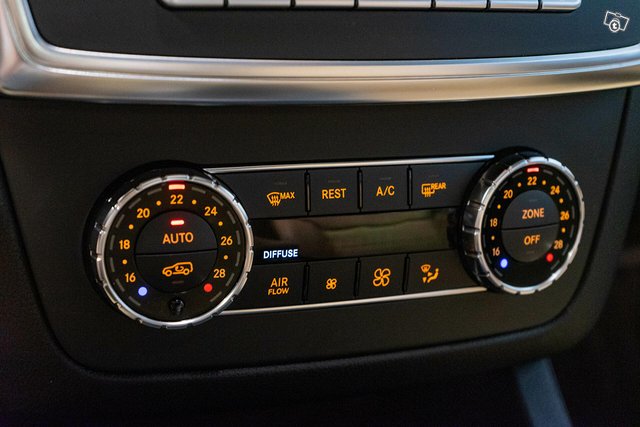 Mercedes-Benz ML 15
