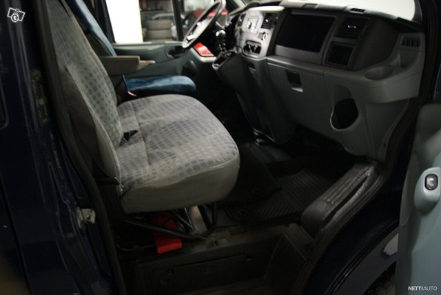 Ford Transit 8