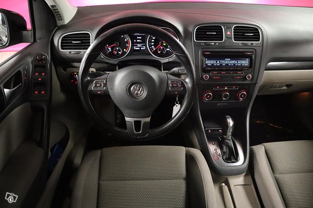Volkswagen Golf 10