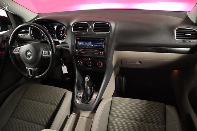 Volkswagen Golf 11