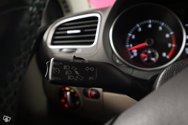 Volkswagen Golf 15
