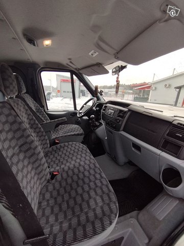 Ford Transit 7