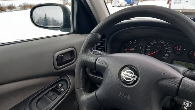 Nissan Almera 16