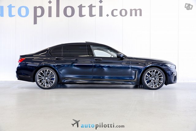 BMW 745 6