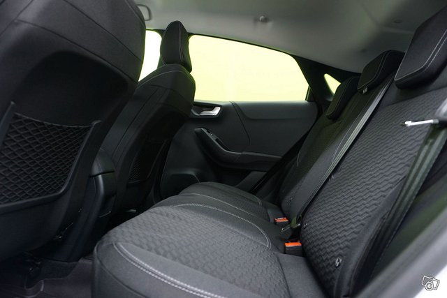 Ford Puma 12