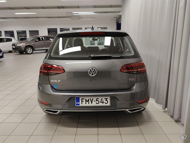 VOLKSWAGEN Golf 5