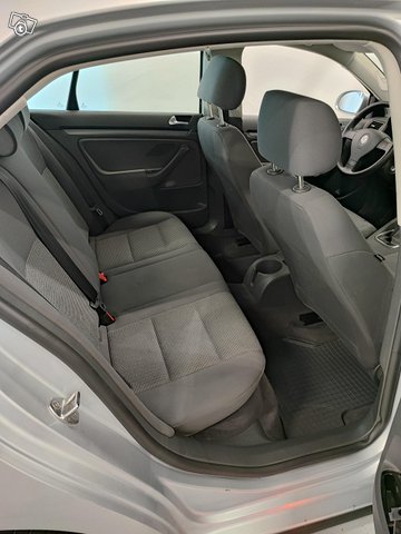 Volkswagen Jetta 11