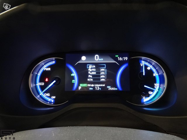 Toyota RAV4 Plug-In 17