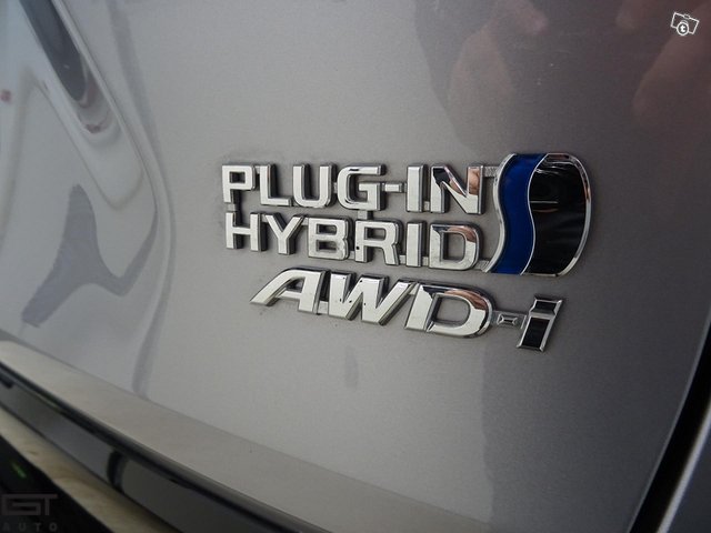 Toyota RAV4 Plug-In 23