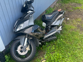 Aprilia sr osia, Mopojen varaosat ja tarvikkeet, Mototarvikkeet ja varaosat, Ii, Tori.fi Aprilia sr osia, Mopojen varaosat ja tarvikkeet, Mototarvikkeet ja varaosat, Ii, Tori.fi