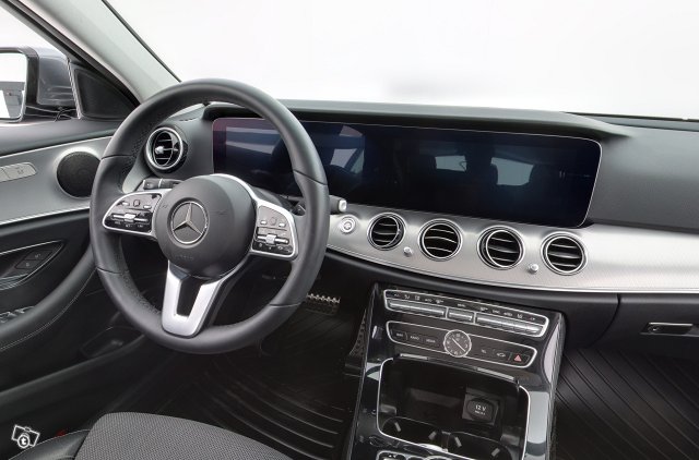MERCEDES-BENZ E 7