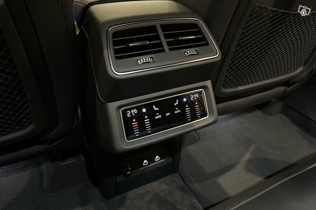 Audi Q8 E-tron 11