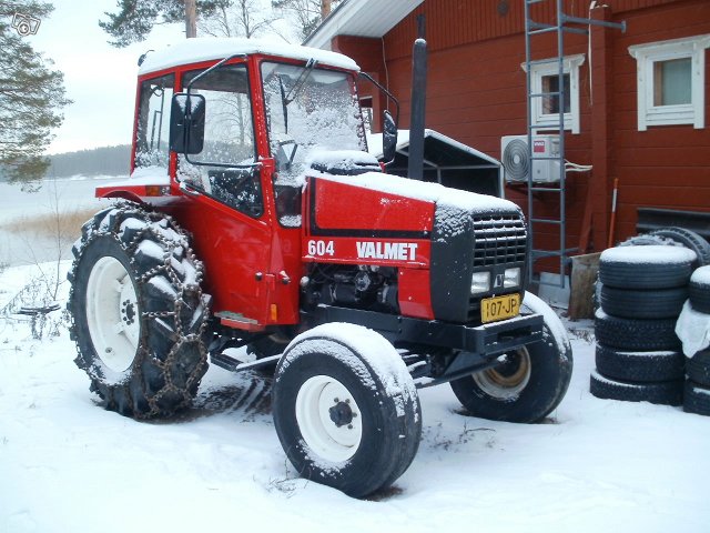 Valmet 604 +laittet, kuva 1
