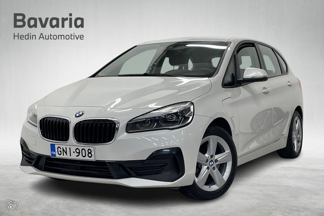 BMW 225