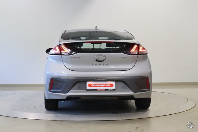 HYUNDAI IONIQ PLUG-IN 6