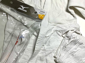 MIZUNO lasten judopuku, koko 160, Kamppailulajit, Urheilu ja ulkoilu, Turku, Tori.fi MIZUNO lasten judopuku, koko 160, Kamppailulajit, Urheilu ja ulkoilu, Turku, Tori.fi