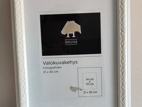 Kehys, Taulut, Sisustus ja huonekalut, Harjavalta, Tori.fi Kehys, Taulut, Sisustus ja huonekalut, Harjavalta, Tori.fi