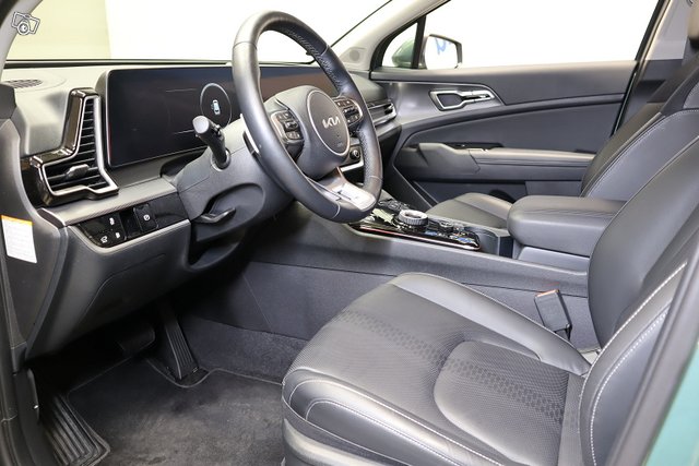 KIA SPORTAGE 8