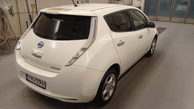 Nissan Leaf 4